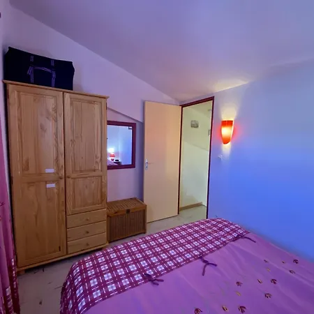 Villa T2 Mezzanine A 300m De La Avec Jardin, Ideal Famille, Parking, Animaux Acceptes - Fr-1-795-37