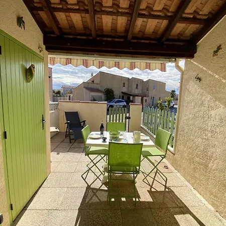 Villa T2 Mezzanine A 300m De La Avec Jardin, Ideal Famille, Parking, Animaux Acceptes - Fr-1-795-37