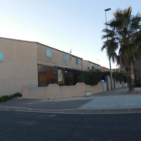 Villa T2 Mezzanine A 300m De La Avec Jardin, Ideal Famille, Parking, Animaux Acceptes - Fr-1-795-37